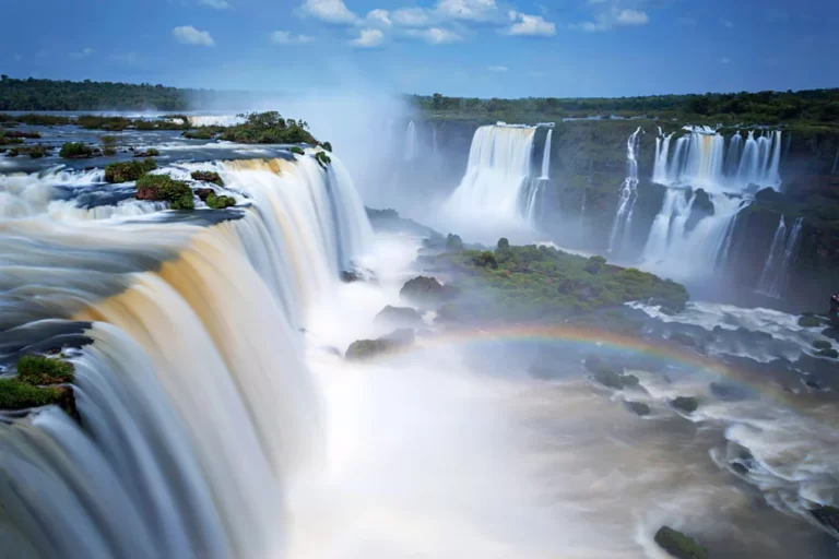 Iguassu-Falls-Brazil_340906922